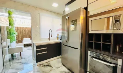 Casa à venda com 70m² em condomínio fechado no bairro Jardim Layr, Mogi das Cruzes.