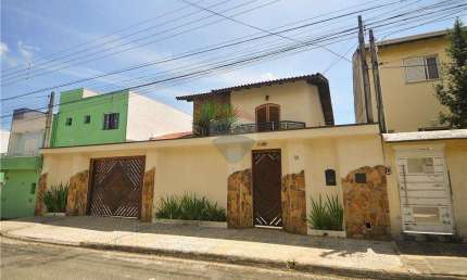 Sobrado à venda no bairro Mogi Moderno em Mogi das Cruzes