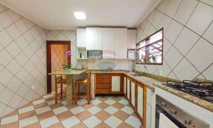 Sobrado comercial ou residencial à venda com 3 dormitórios no centro de Mogi das Cruzes - SP