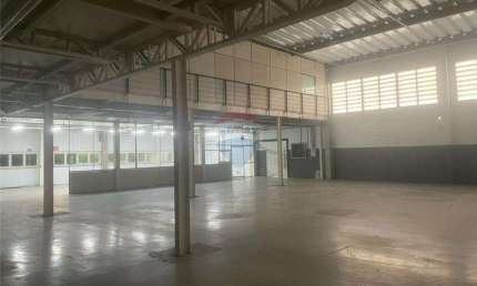Barracão / Galpão / Depósito para alugar na Av. Kennedy, 48, 48, Cézar de Souza, Mogi das Cruzes