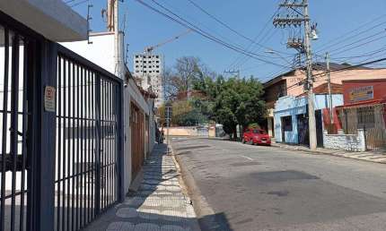 Sobrado comercial com 4 salas para locação no centro de Mogi das Cruzes