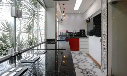 Sobrado à venda na Vila Oliveira em Mogi das Cruzes sendo 600m² de terreno com piscina