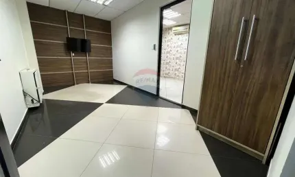 Galpão reformado à venda na Avenida Anchieta na região de Brás Cubas com 400m² em Mogi das Cruzes - Alto Tietê/ Zona Leste