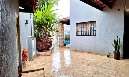 Casa com 3 quartos à venda na R. Eugênio Balabem Filho, Vila Odete, Poá