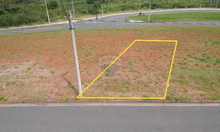 Lote à venda com 176m² dentro do Condomínio Paradise Gardens 1