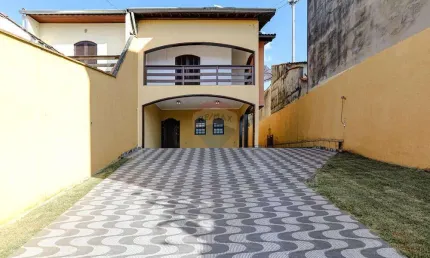 Sobrado com 4 dormitórios a venda na Vila Mogi Moderno em Mogi das Cruzes