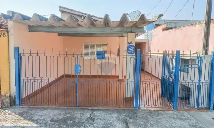 Casa térrea à venda no bairro de Jundiapeba em Mogi das Cruzes-SP