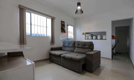 Oportunidade: Casa com 2 Dormitórios + Garagem e Projeto nos Fundos!