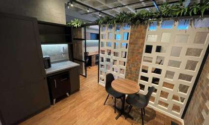 Sala comercial mobiliada para locação com 35,67m², no Patteo Mogilar, na Vila Mogilar - Mogi das Cruzes/ SP
