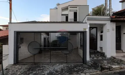 Casa Moderna com Espaço, Churrasqueira Gourmet e Jacuzzi no ALTO DO IPIRANGA