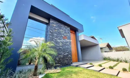 Casa PLANA com 3 dormitórios à venda no Guarani em Novo Hamburgo.