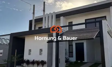 Belíssimo sobrado à venda em Portão no bairro Parque Neto