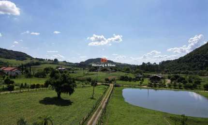 Sítio encantador  com 4 hectares de área  e um cenário perfeito em Lomba Grande - com piscina e açudes.