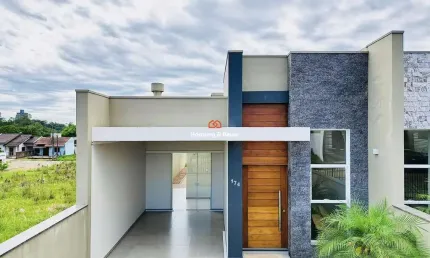Casa plana com móveis planejados tudo novinho | Suíte com closet mobiliado | churrasqueira | à venda na cidade de Portão, bairro Parque Neto