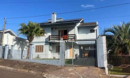 Casa semimobiliada à venda em Campo Bom, bairro Imigrante! Com uma ampla área privativa de 302 m²