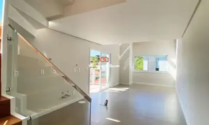 Belíssimo loft duplex com suíte à venda no Centro de Canela