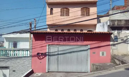 Vende-se sobrado com 03 dormitórios, 01 suíte, 05 vagas em jardim montreal são bernardo do campo.