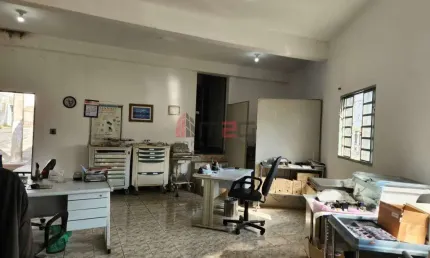 Barracão / Galpão / Depósito à venda na Vila Pereira Cerca, São Paulo 