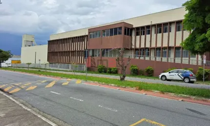 Prédio à venda no Jardim Independência, Taubaté 
