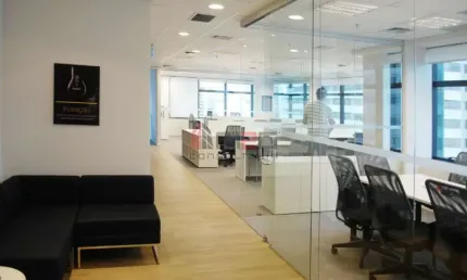 Sala comercial com 4 salas para alugar em Cerqueira César, São Paulo 