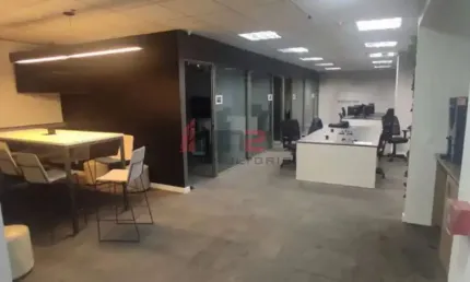 Sala comercial com 11 salas para alugar em Pinheiros, São Paulo 