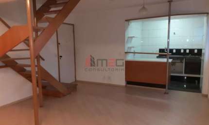 Vende-se apartamento duplex com 1 dormitório (1 suíte) em Perdizes.