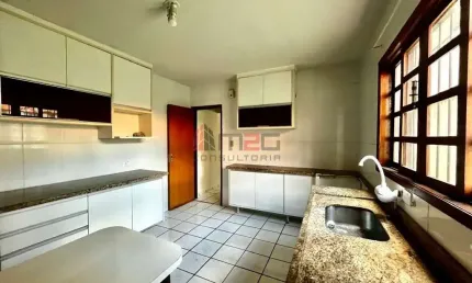 Casa com 3 quartos para alugar na Chácara São João, São Paulo 