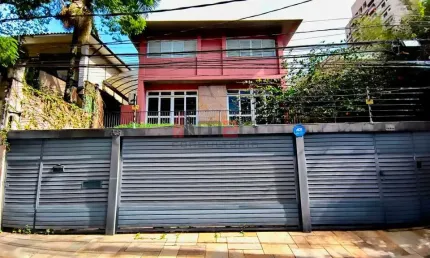 Casa com 5 Quartos e 7 banheiros à Venda, 456 m² por R$ 4.800.000