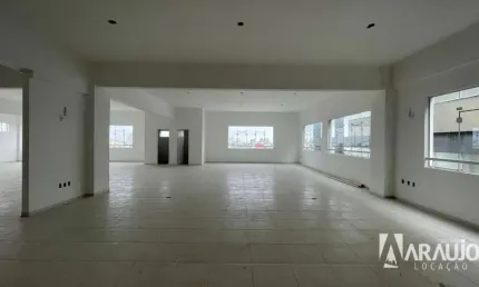 Sala comercial no centro de Navegantes em localização estratégica