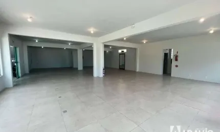 Sala comercial para alugar na Avenida Demostenes Feminella Filho, 401, Espinheiros, Itajaí