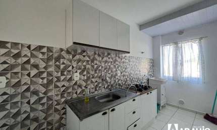 Apartamento semimobiliado no bairro Espinheiros - Itajaí/SC