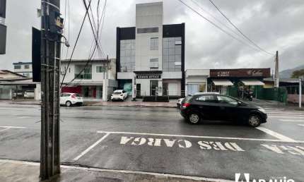 Sala comercial para alugar na Rua Indaial, 424, São Judas, Itajaí