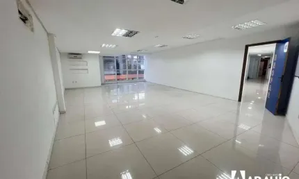 Sala comercial para alugar na Rua Camboriú, 891, Centro, Itajaí