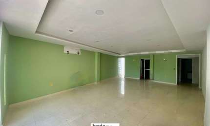 Prédio comercial com 527,68m2 privativos. Recepcao, salas, banheiros, piscina.