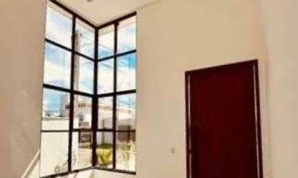 Casa à Venda - Condomínio Ecoville 1. Com 3 quartos (2 suítes) pronta para morar