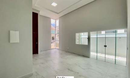 Casa Nova à Venda no Condomínio Novo Leblon - 3 Quartos, 4 Vagas fino acabamento