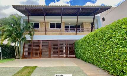 Casa Duplex à Venda no Condomínio Parque Morumbi - Sala, 4 suítes, 4 vg - 250m2