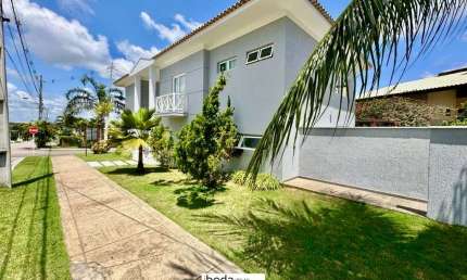 Casa no Condomínio Bosque dos Poetas 3 suites, sala ampla, 3 vagas, esquina.