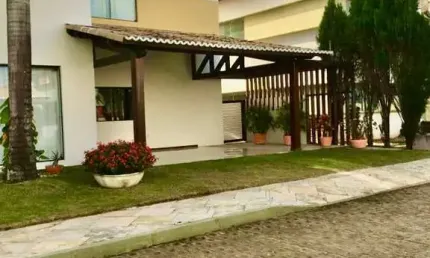 Casa em Condomínio Alto do Vale. Sala ampla, 5 Quartos e 3 Suítes, dep. completa