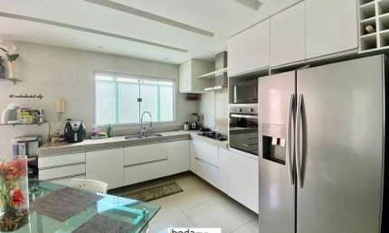 Casa á venda no Emaús Sala, cozinha 3 suítes, escritório, 3 vs, gourmet, piscina