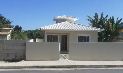 Casa com 2 quartos à venda na Rua Sessenta e Três, Jaconé (Ponta Negra), Maricá por R$ 370.000