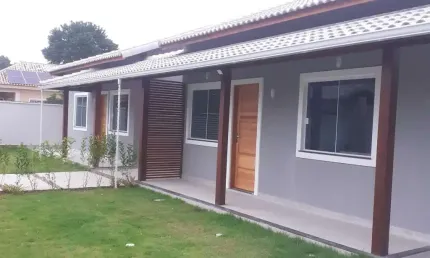 Casa com 2 quartos à venda na rua são jorge, barroco (itaipuaçu), maricá por r$ 405.000