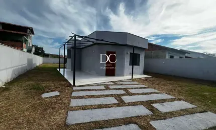 Casa com 3 quartos à venda na Rua Quarenta e Três, Jardim Atlântico Central (Itaipuaçu), Maricá por R$ 390.000