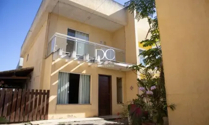 Casa com 3 quartos à venda na Avenida dos Coqueiros, 284, Verdes Mares, Rio das Ostras por R$ 380.000