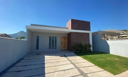 Casa em condomínio fechado com 3 quartos à venda na Rodovia Vereador Oldemar Guedes Figueiredo, 2419, Ubatiba, Maricá por R$ 470.000