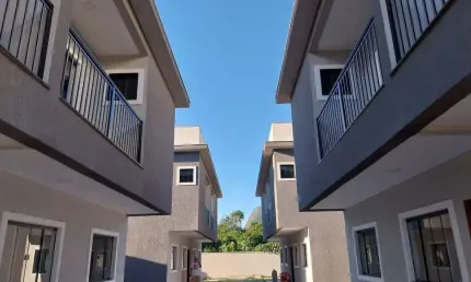 Casa com 2 quartos à venda na Rua dos Jasmins, 18, Barroco (Itaipuaçu), Maricá por R$ 380.000