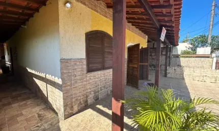Casa em condomínio fechado com 3 quartos à venda na Rua Carangola, 1, Ponta Negra, Maricá por R$ 400.000