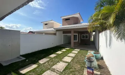 Casa com 2 quartos à venda na Rua Newton Estillac, Cordeirinho (Ponta Negra), Maricá por R$ 420.000