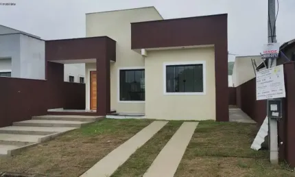 Casa em condomínio fechado com 2 quartos à venda na Estrada Henfil, 414, Pindobas, Maricá por R$ 385.000