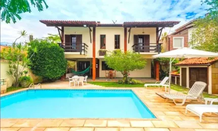Casa em condomínio fechado com 3 quartos à venda na Rua Professor Álvaro Caetano, Camboinhas, Niterói, 492 m2 por R$ 2.940.000
